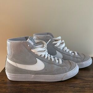 Nike Blazer Mid ‘77 - Size 5Y